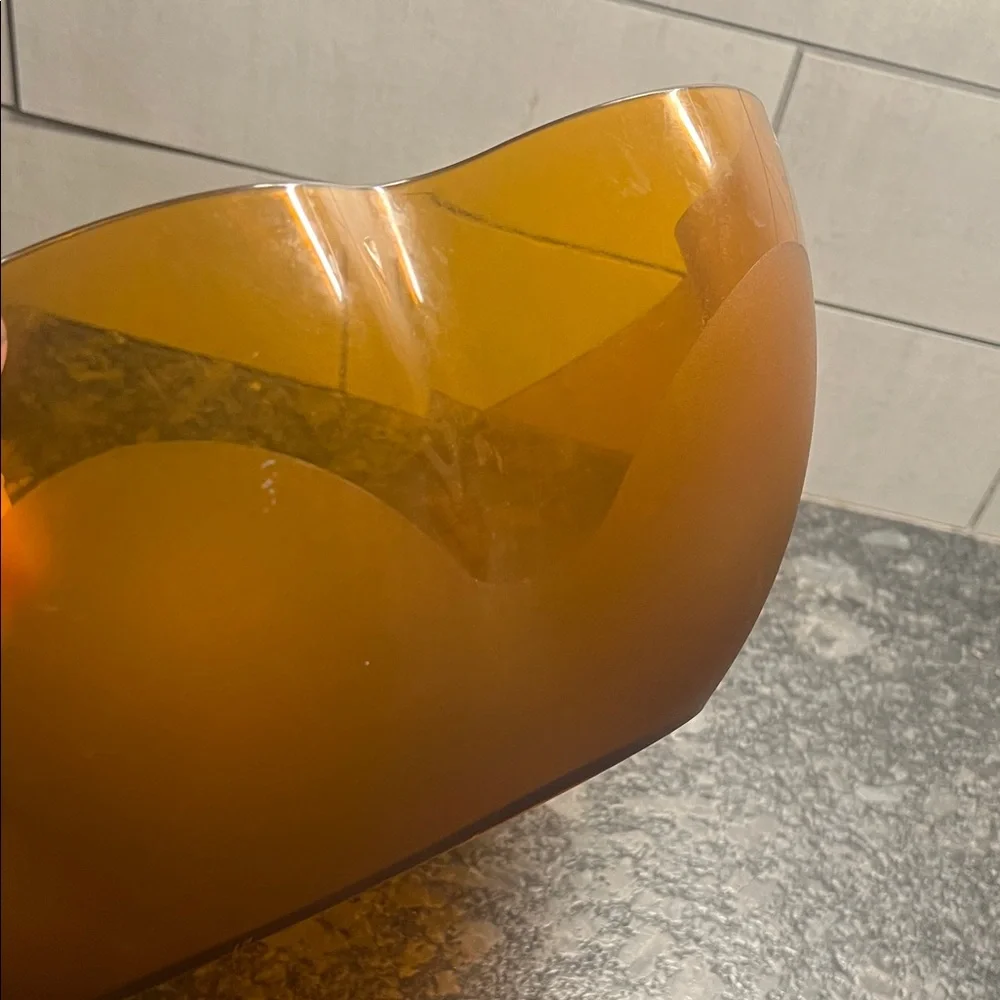 Tupperware Amber Chip/salad bowl. Flower-Shaped Bowl 14x5 exc condition